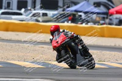 media/Apr-10-2022-SoCal Trackdays (Sun) [[f104b12566]]/Turn 2 (1135am)/